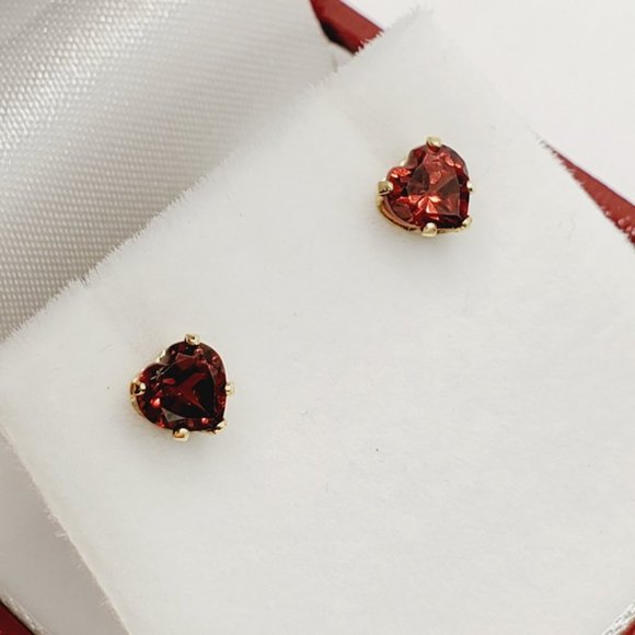 10K Yellow Gold Heart Shape Genuine Garnet 5x5mm Stud Earrings - Picture 3 of 5